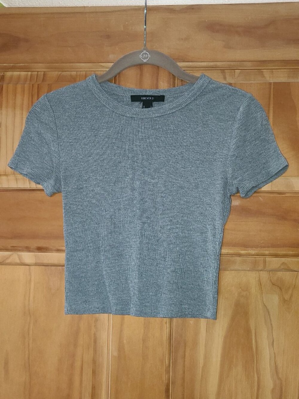 Forever 21 Gray Short Sleeve Cropped Shirt